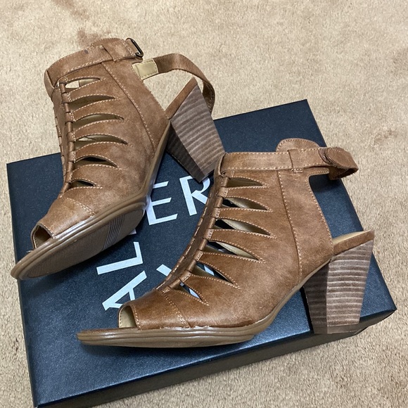 Naturalizer Tan Cage Ankle Booties - Picture 4 of 10